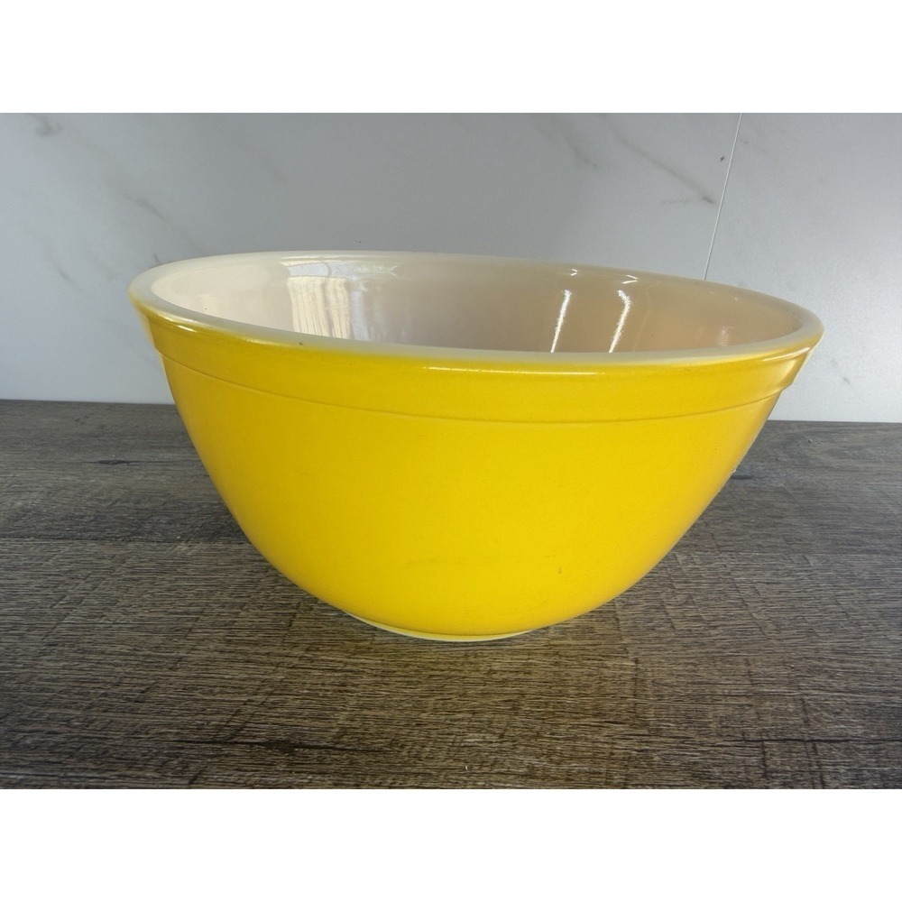 Vintage Pyrex Marigold Nesting Mixing Bowl 1.5 quart #402